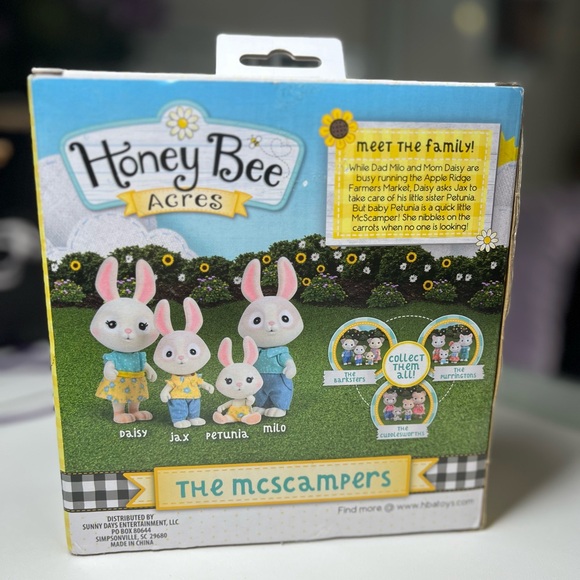 NWT toy set Honey Bee Acres The McScampers Figure Set - Picture 3 of 3
